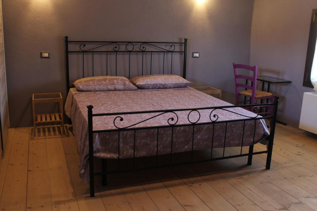 Sa Domu Beccia B&B Uras Экстерьер фото