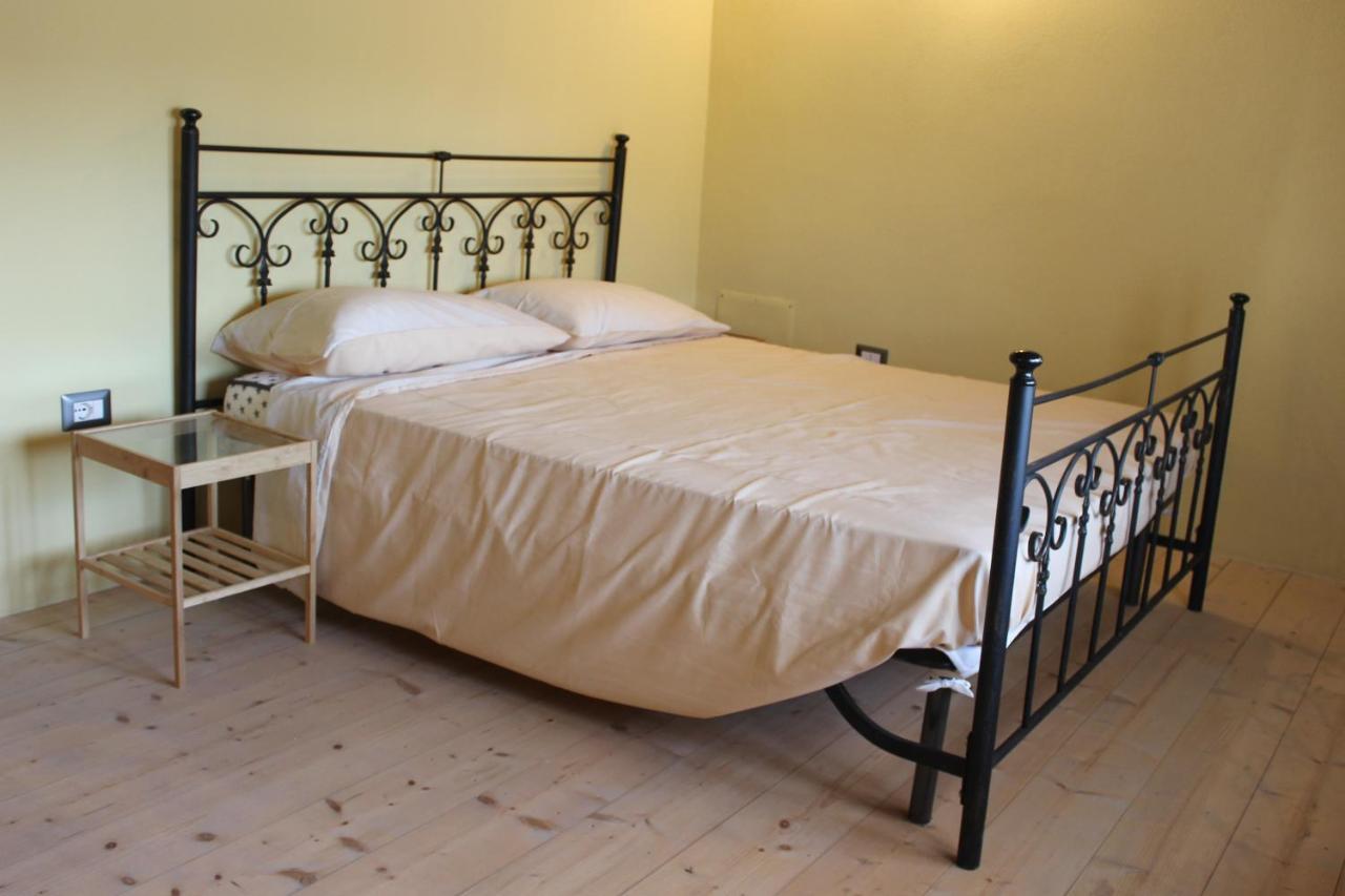 Sa Domu Beccia B&B Uras Экстерьер фото