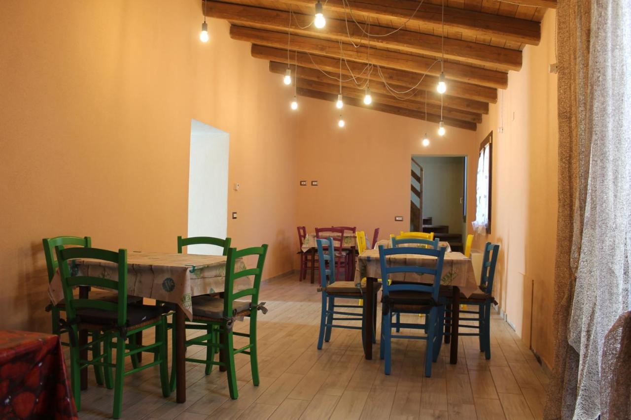 Sa Domu Beccia B&B Uras Экстерьер фото