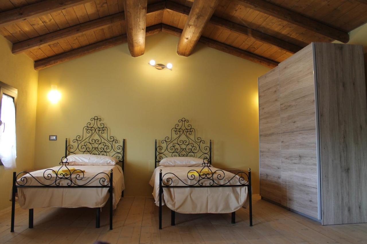 Sa Domu Beccia B&B Uras Экстерьер фото