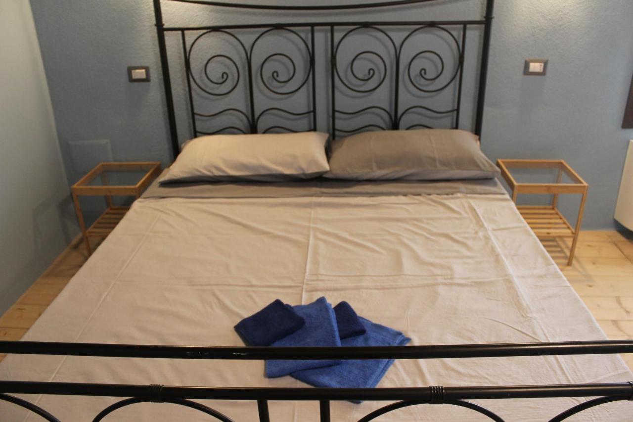 Sa Domu Beccia B&B Uras Экстерьер фото